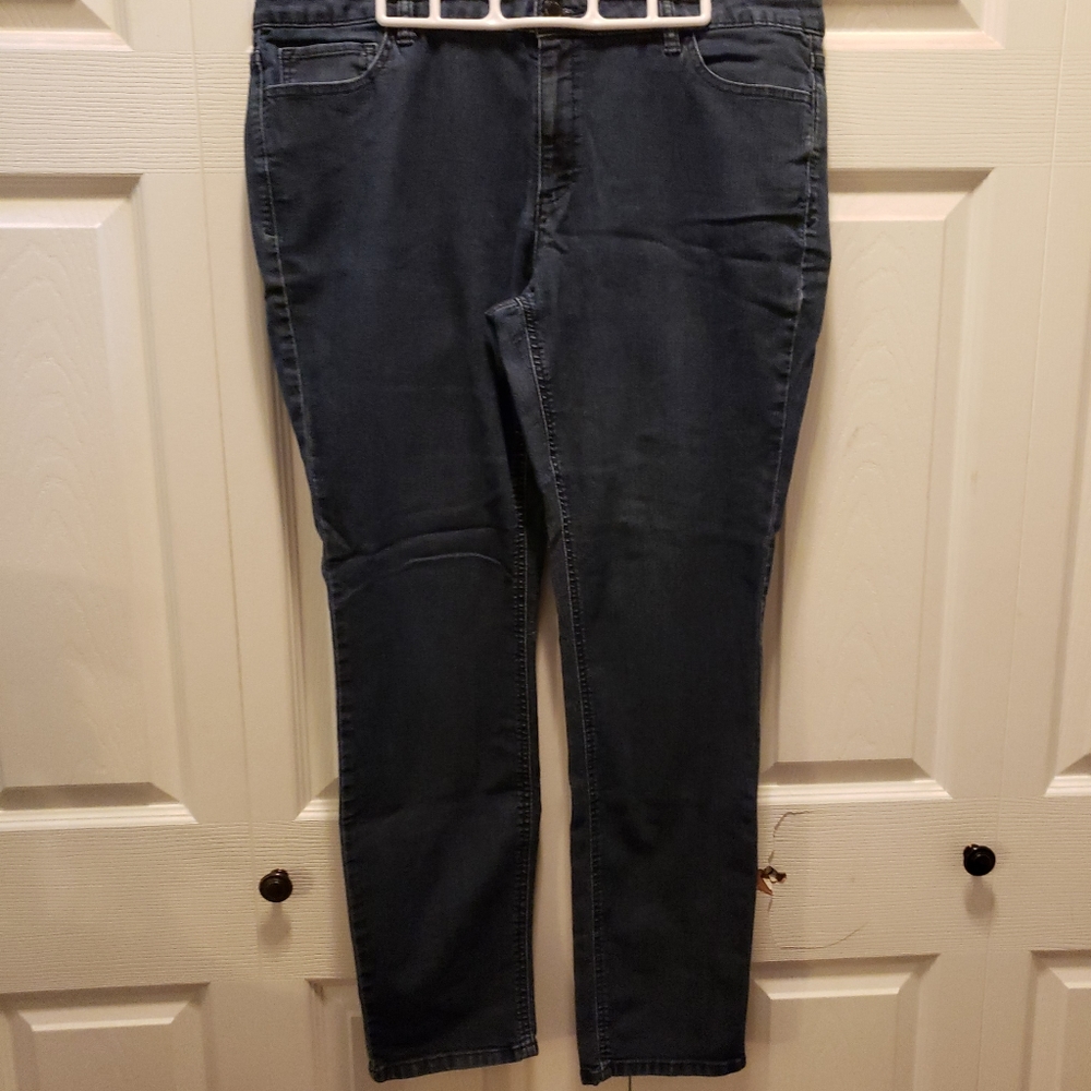 Liz Claiborne Curvy Fit Skinny Leg Size 16